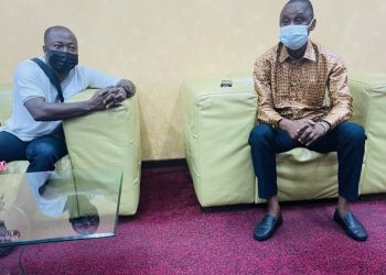 CAN Dames: Le Ministre Sanoussy Bantama Sow à Yaoundé pour soutenir le Syli Handball