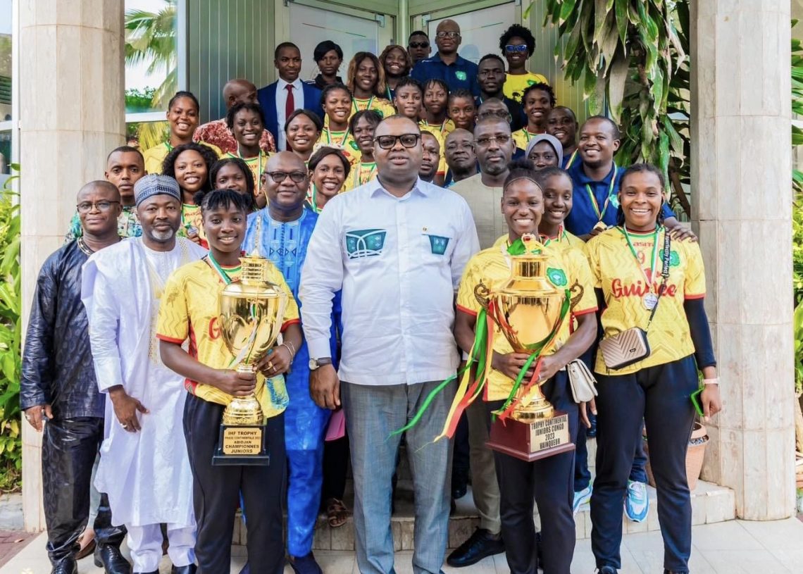 Primature : Le Premier ministre guinéen offre 500 millions aux handballeuses