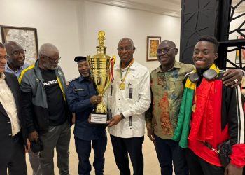 IHF Trophy – Zone 2 : Le premier ministre Bah Oury félicite les jeunes champions !